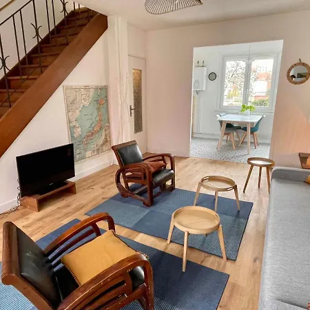 La Chambre Jaune Maison Avec Grande Terrasse Et Garage Prive Lilla