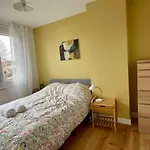 別荘 La Chambre Jaune Maison Avec Grande Terrasse Et Garage Prive リール