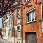別荘 La Chambre Jaune Maison Avec Grande Terrasse Et Garage Prive リール