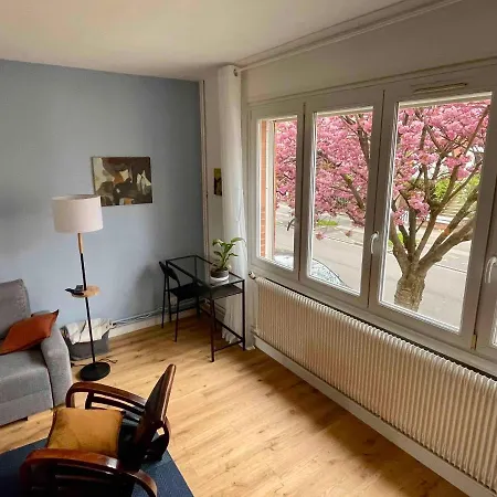 Casa de Férias La Chambre Jaune Maison Avec Grande Terrasse Et Garage Prive Lille