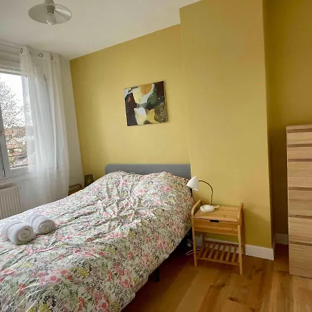 Сasa de vacaciones La Chambre Jaune Maison Avec Grande Terrasse Et Garage Prive Lila