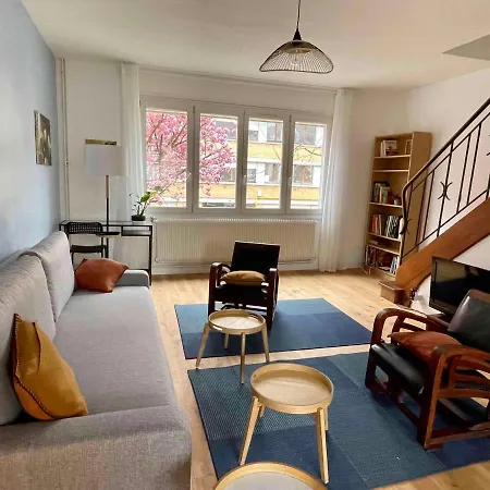 La Chambre Jaune Maison Avec Grande Terrasse Et Garage Prive